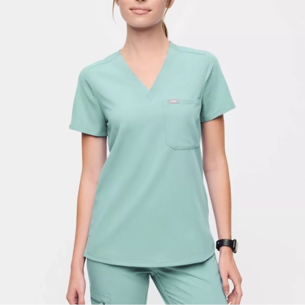 Figs Catarina One-Pocket Scrub Top Seaglass